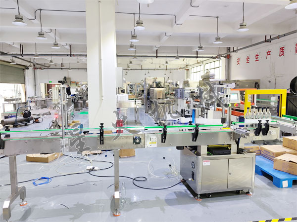 四川貼標(biāo)機(jī)廠(chǎng)家實(shí)拍圖