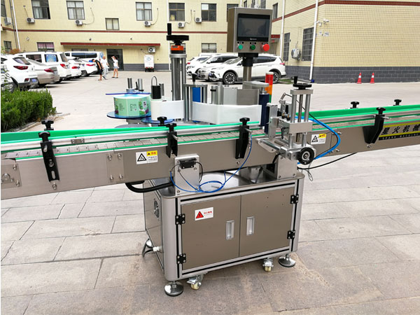 全自動圓瓶貼標機-自動化貼標機設(shè)備生產(chǎn)線實拍圖