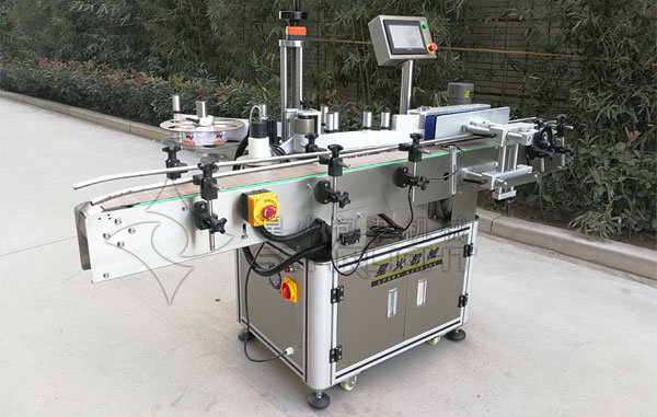 立式圓瓶定位貼標(biāo)機(jī)實(shí)拍圖