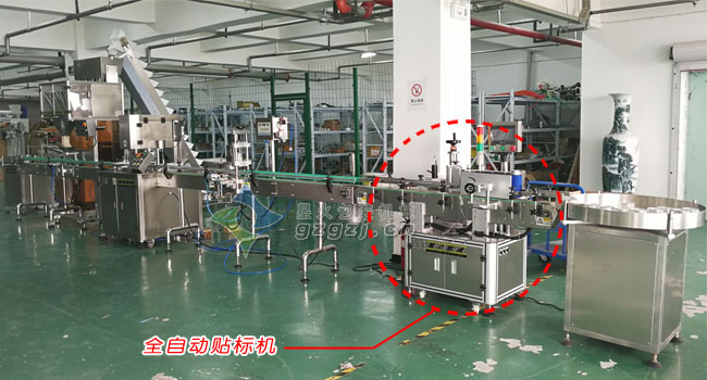 全自動(dòng)貼標(biāo)機(jī)在生產(chǎn)線的應(yīng)用